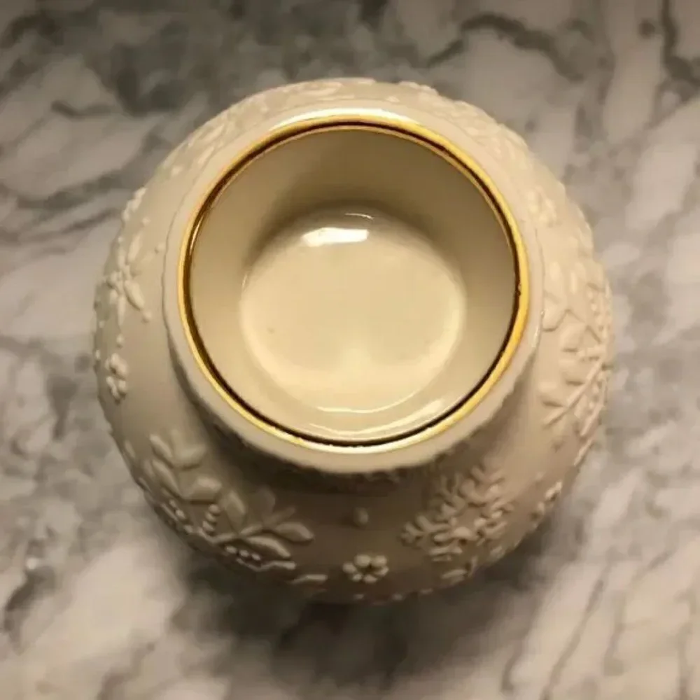 Lenox Bisque Porcelain Ornamental Glow Snowflake Votive Holder